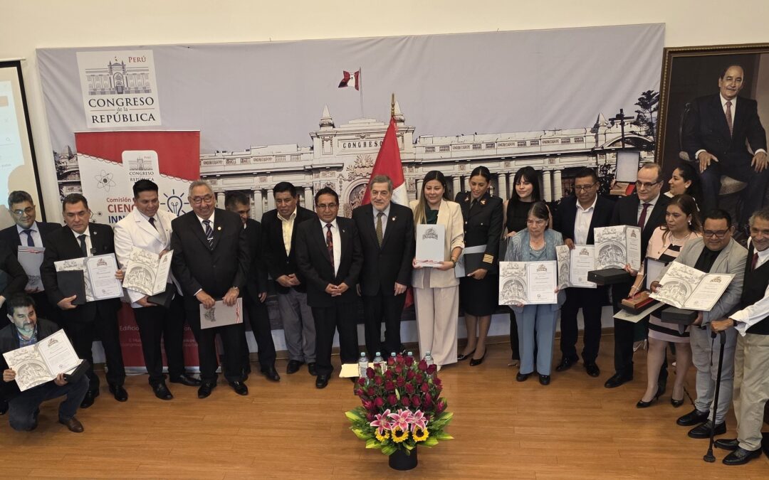 Participación en el evento “Reconocimiento a la Contribución en la Ciencia, Tecnología e Innovación y presentación del libro: La Ruta hacia un Ministerio de Ciencia en el Perú”